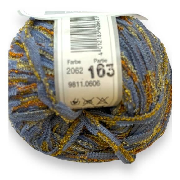 1 Ball Gedifra POESIE Bulky Ribbon Yarn | 2062 Blue-Gray Gold - Picture 4 of 6